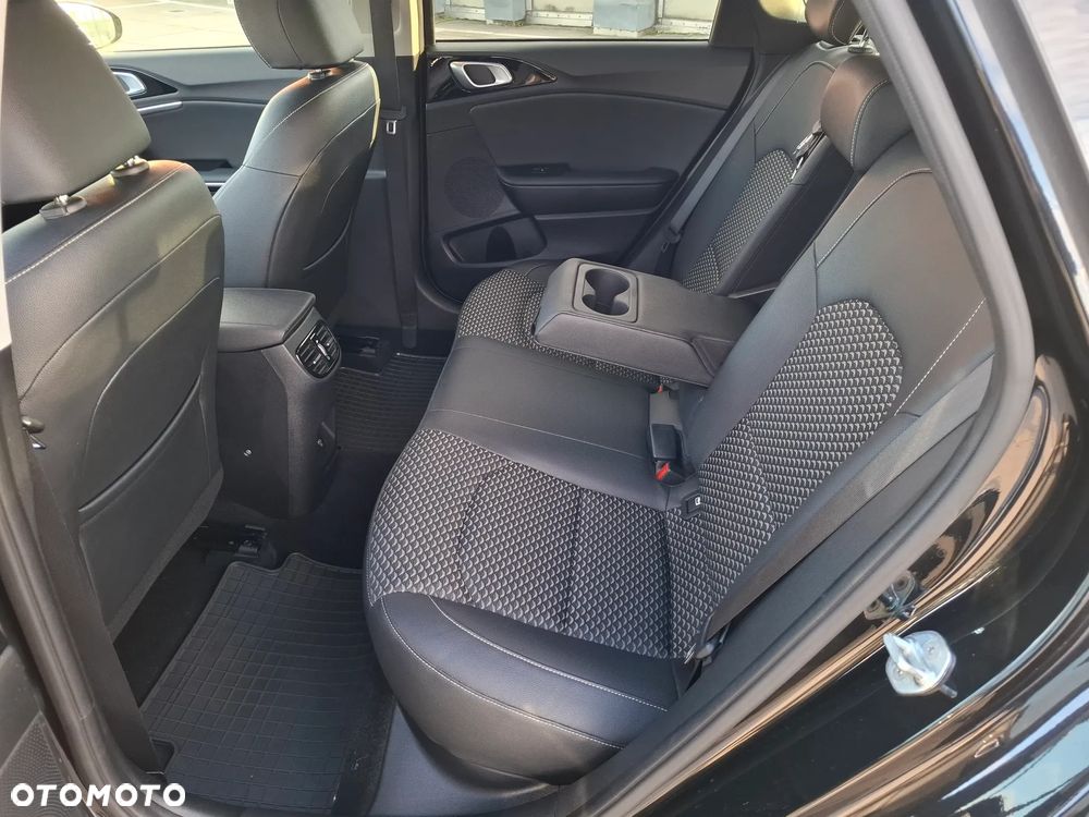 Kia Ceed 1.5 T-GDI GT-Line - 33
