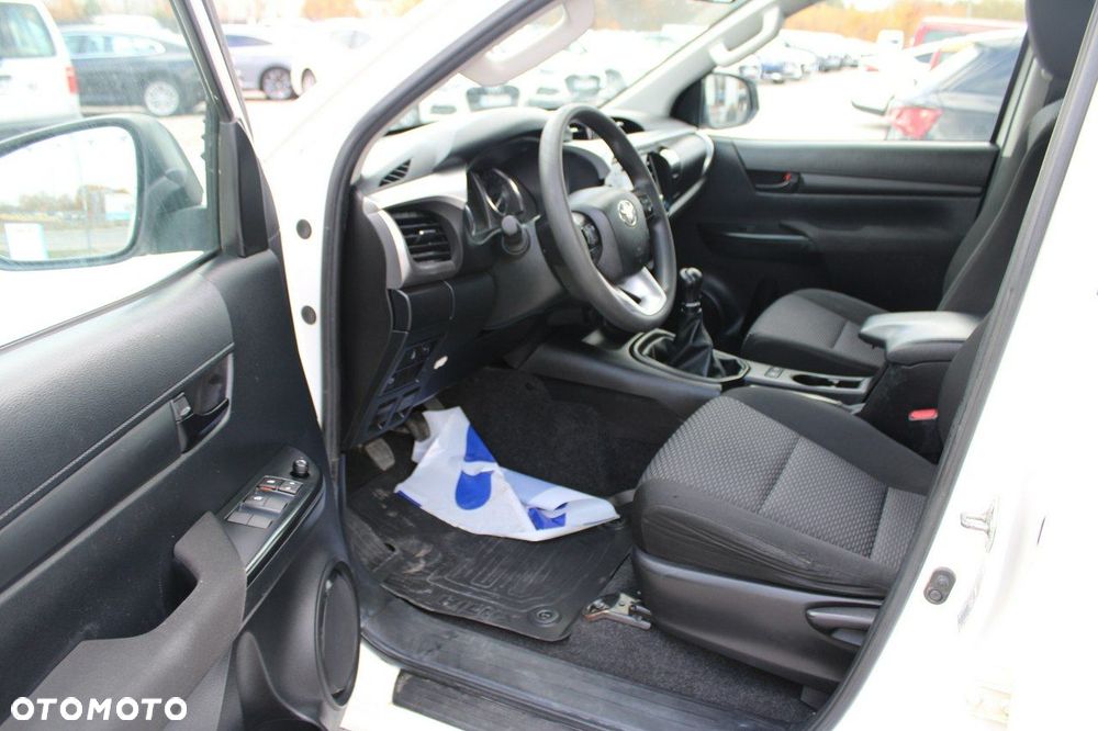 Toyota Hilux - 16