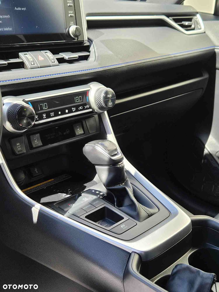 Toyota RAV4 - 26