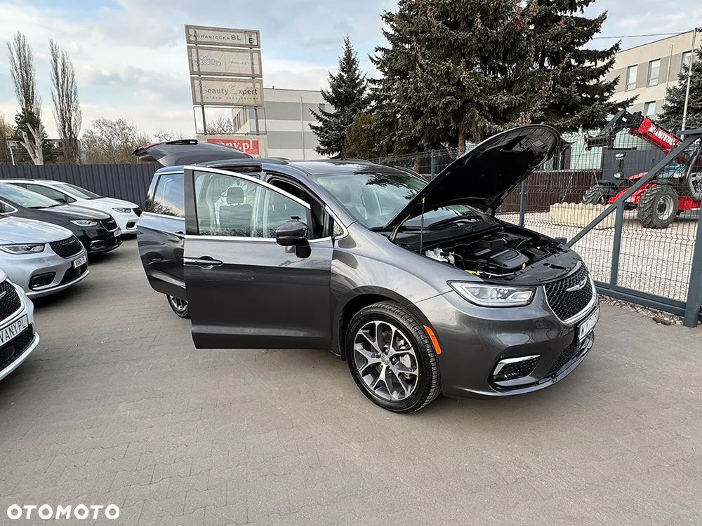 Chrysler Pacifica - 9