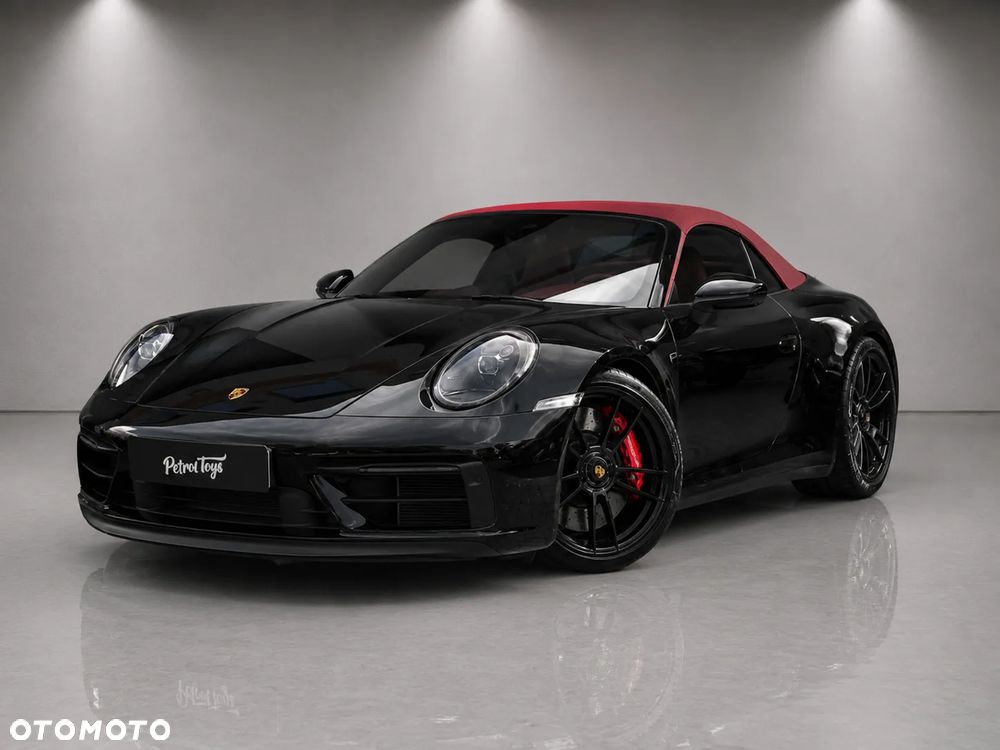 Porsche 911 Carrera 4 GTS - 2