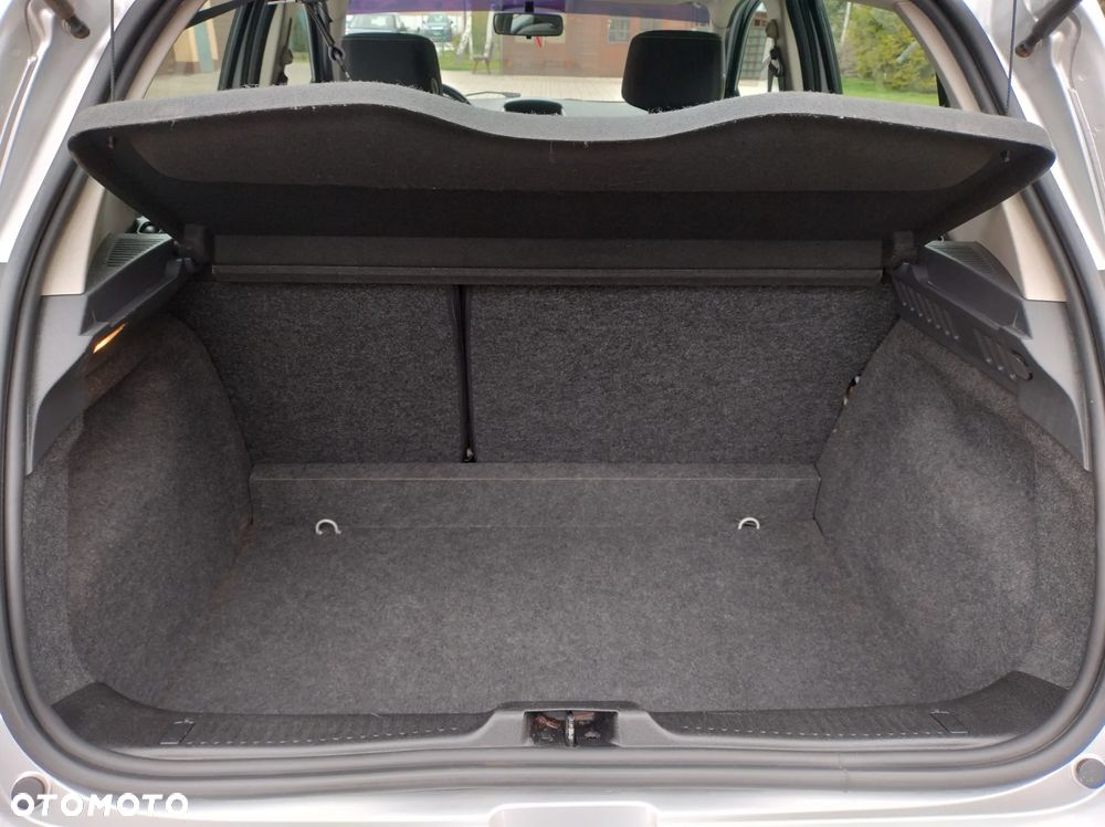 Renault Clio 1.2 16V 75 Dynamique - 23