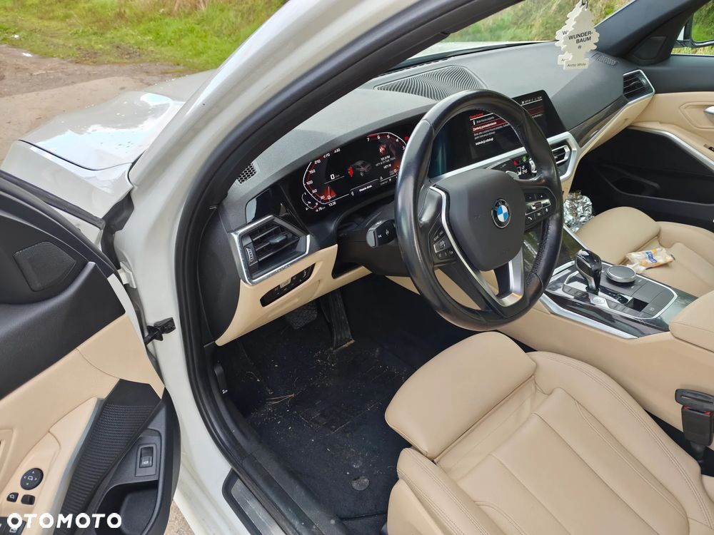 BMW Seria 3 330i Sport Line - 12