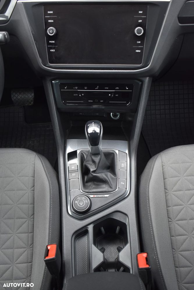 Volkswagen Tiguan - 37