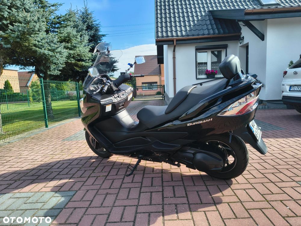 Suzuki Burgman - 10