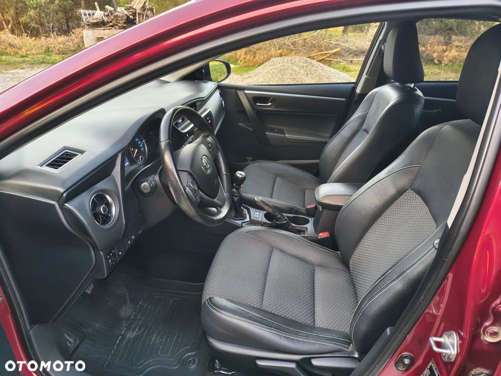 Toyota Corolla 1.4 D-4D Prestige - 13