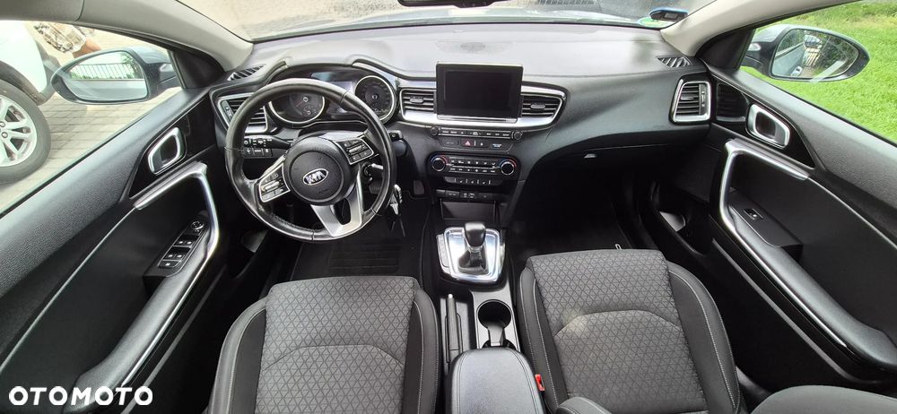 Kia Ceed 1.6 CRDi DCT Vision - 11