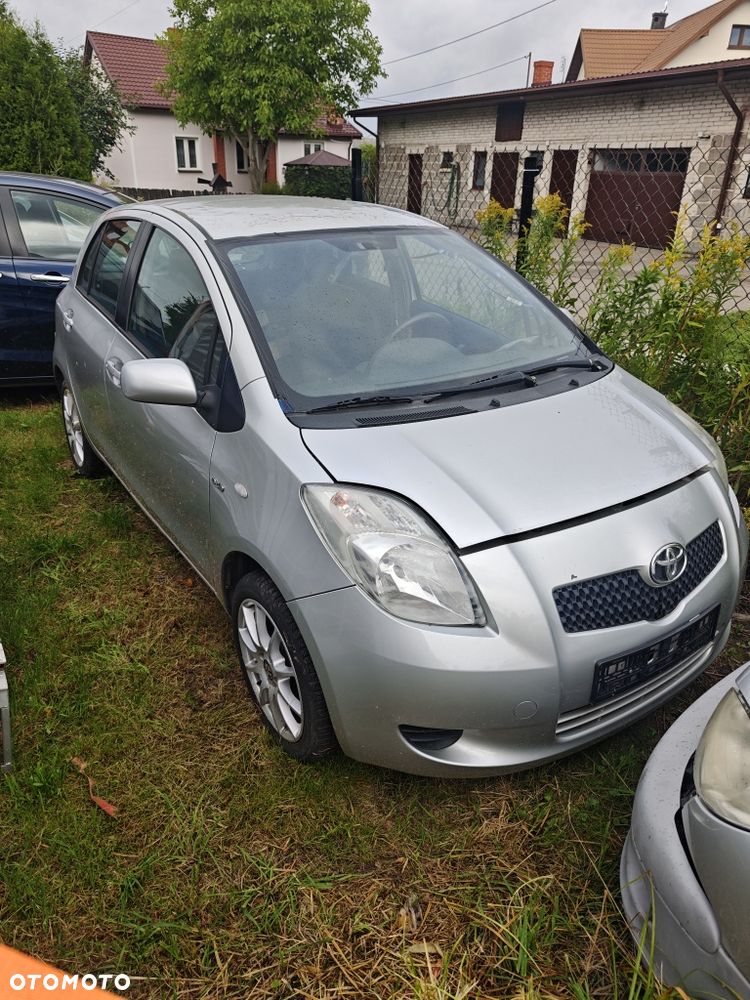 Toyota Yaris - 1