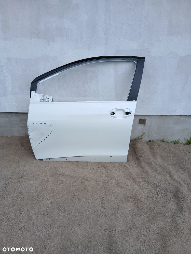 DRZWI PRZEDNIE LEWE TOYOTA YARIS III LIFT ROK 14/18 - 1