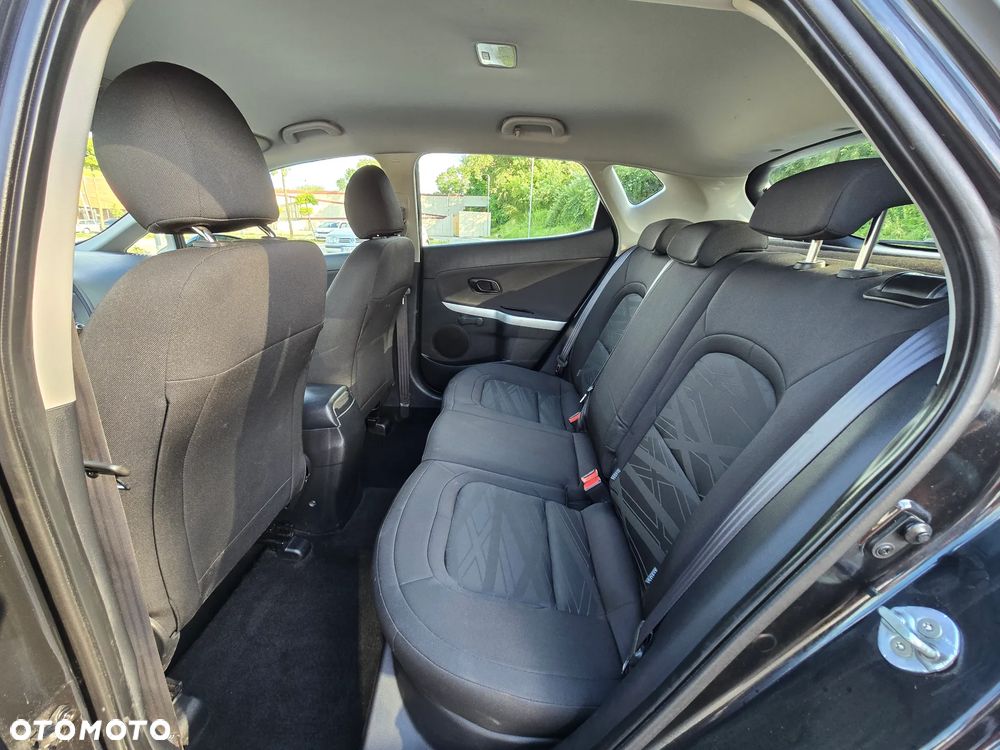 Kia Ceed - 11