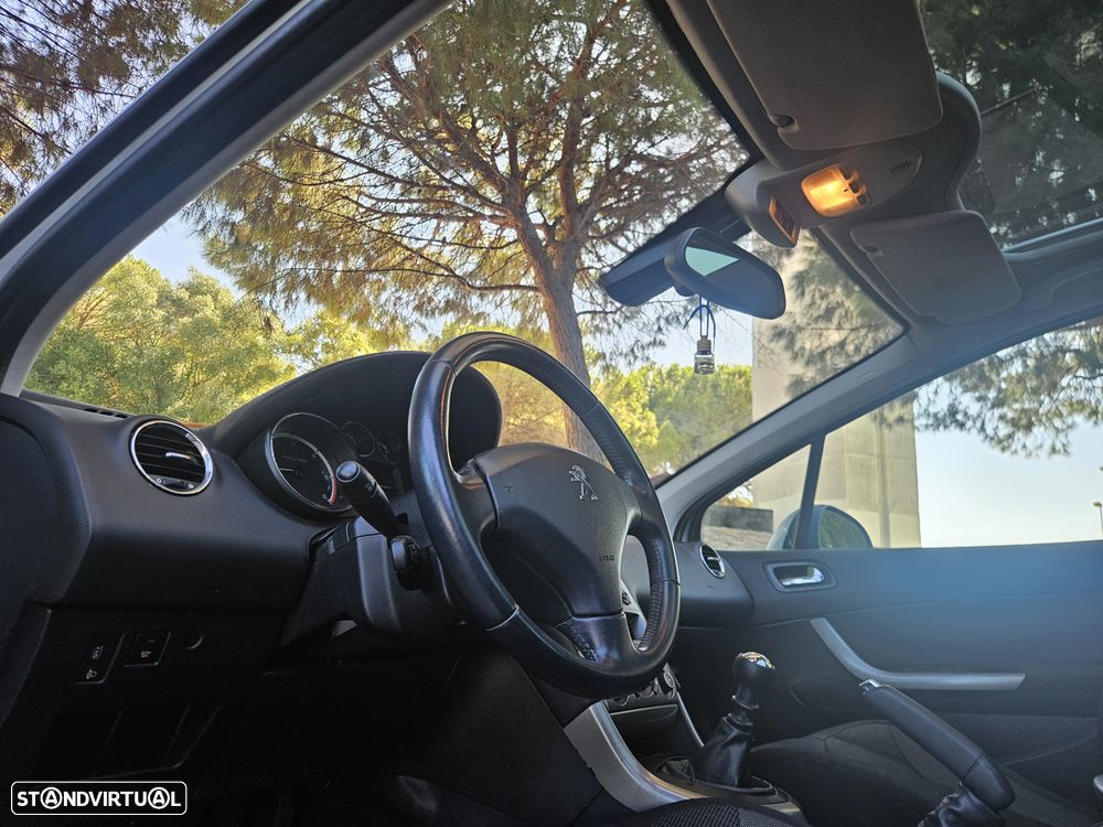 Peugeot 308 SW 1.6 HDi Premium CVM6 - 18