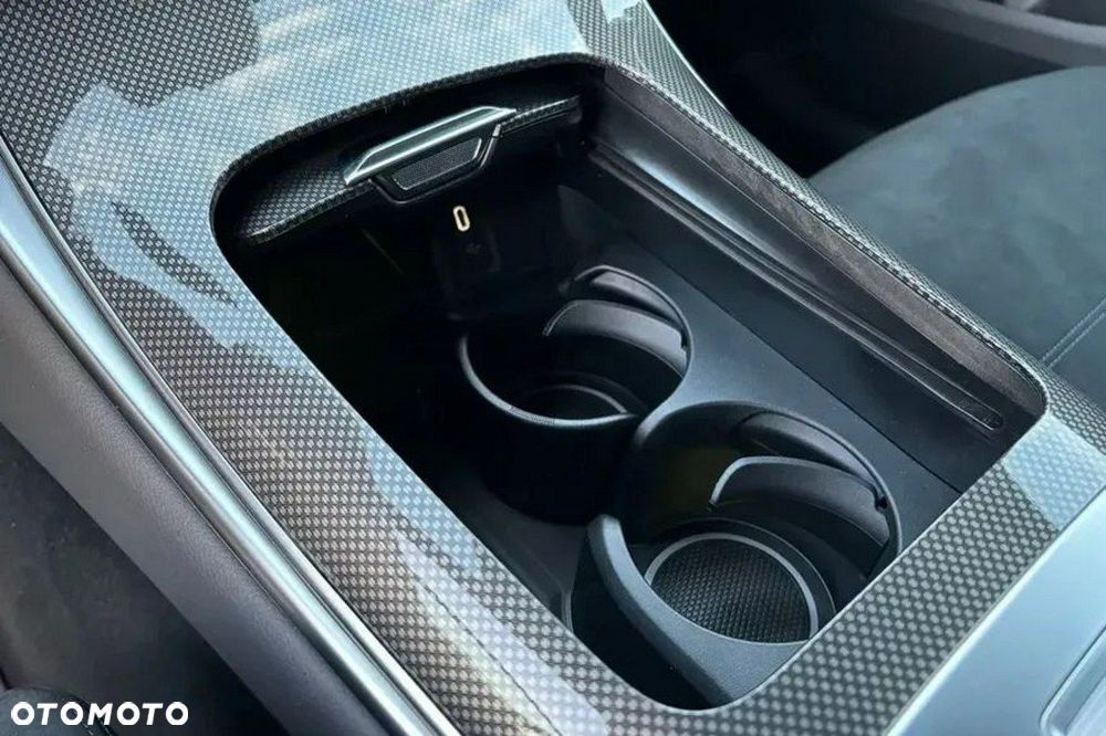 Mercedes-Benz GLC - 9