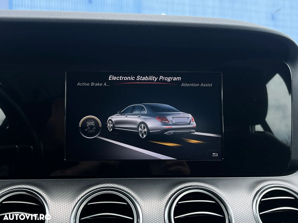 Mercedes-Benz E 200 4MATIC Aut. - 27