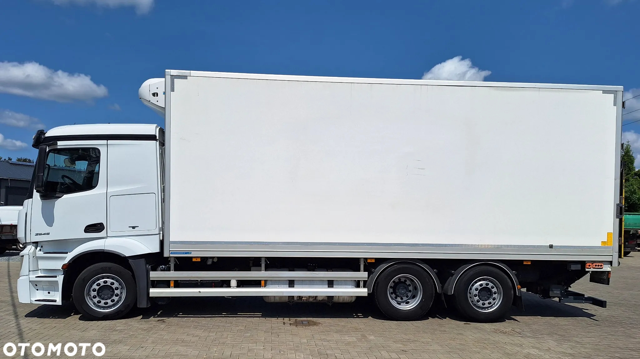 Mercedes-Benz ACTROS 2545 6X2 THERMO KING T-800 - 2