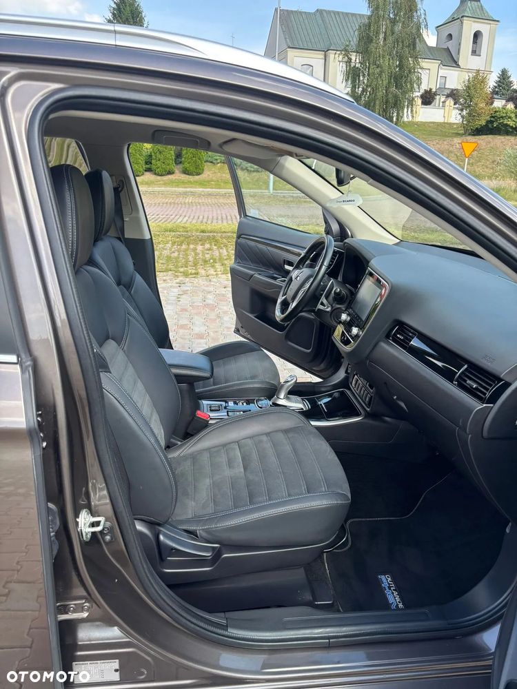 Mitsubishi Outlander Intense + - 8