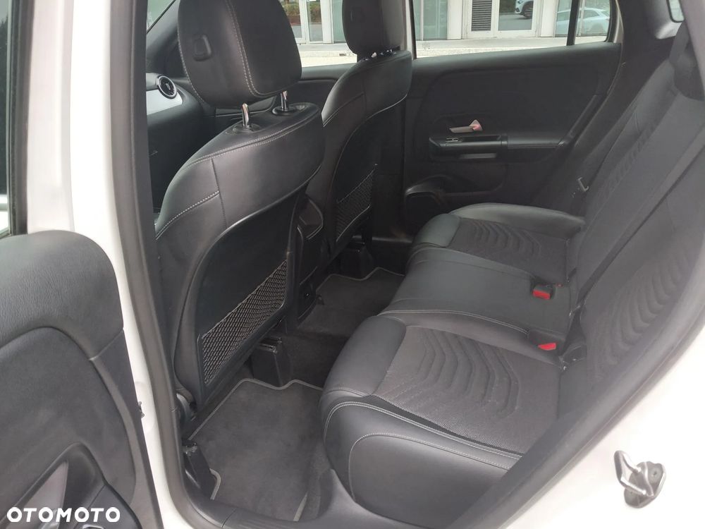 Mercedes-Benz GLA 200 Style - 13