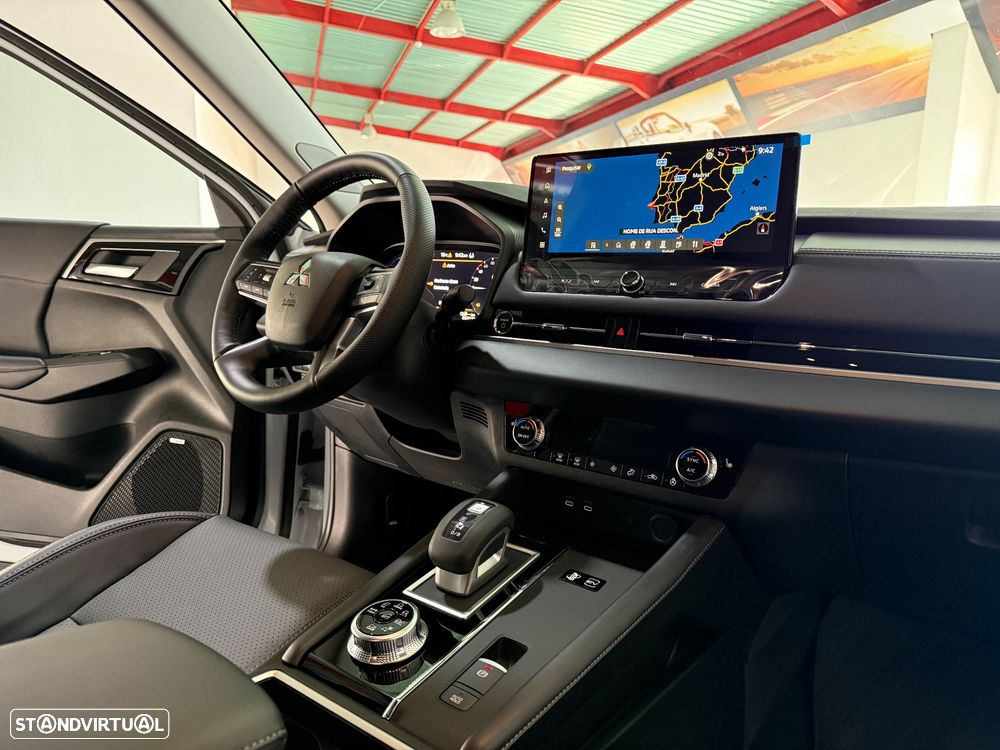 Mitsubishi Outlander - 19