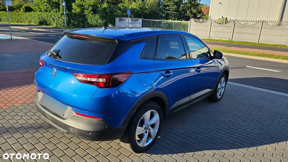 Opel Grandland X 1.2 T GPF Design&Tech S&S - 24