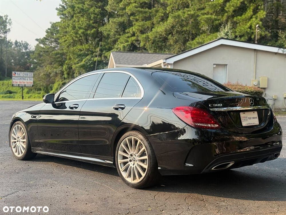Mercedes-Benz Klasa C 300 9G-TRONIC - 11