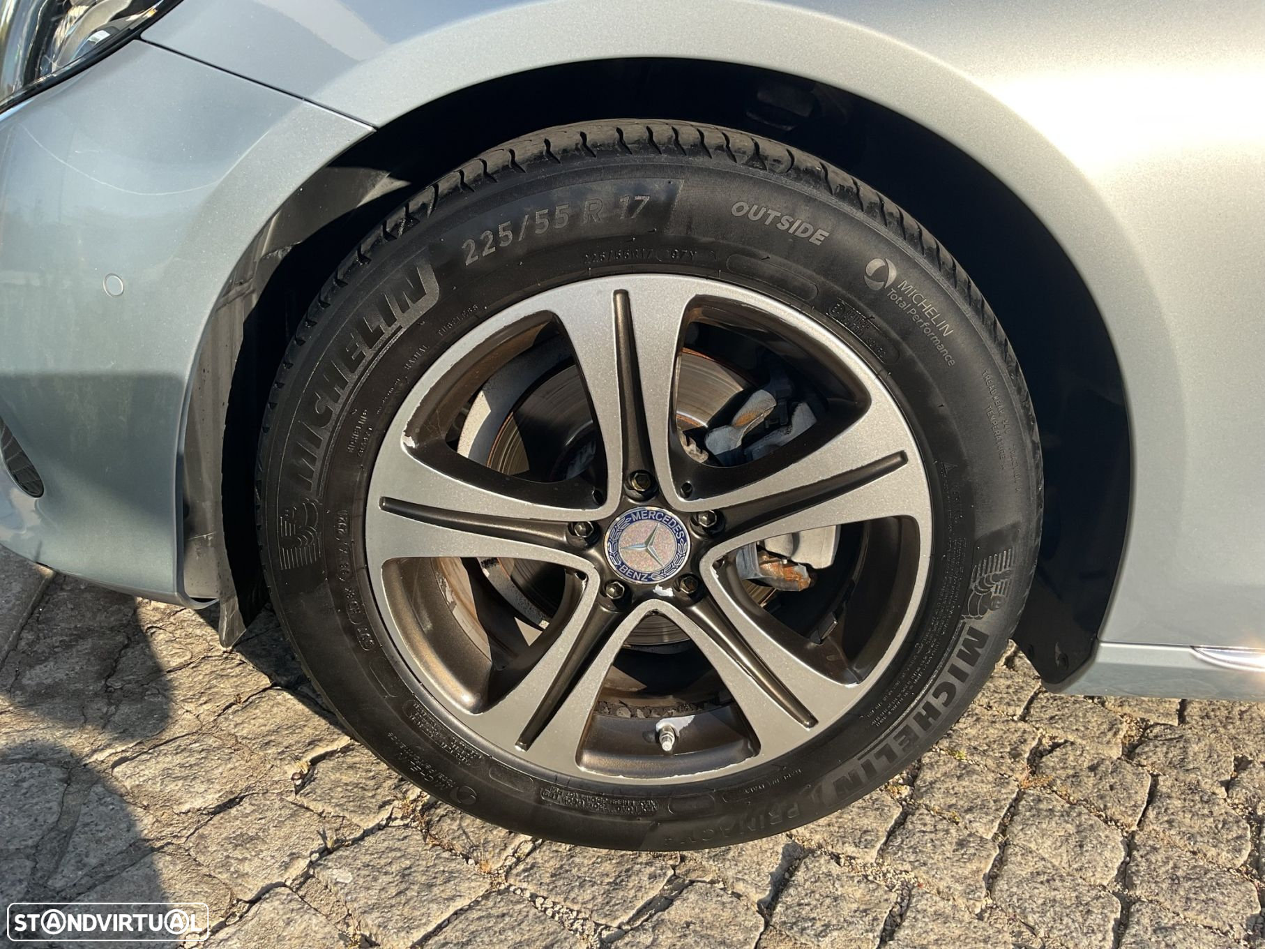 Mercedes-Benz E 220 BlueTEC Avantgarde Auto. - 14