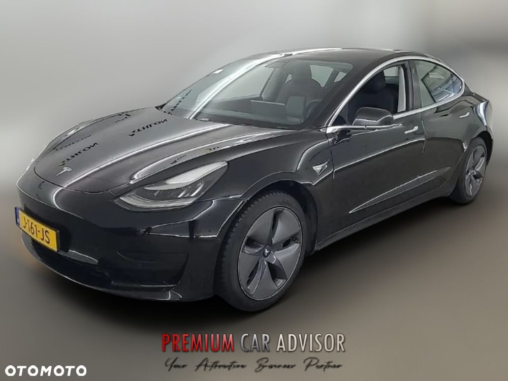 Tesla Model 3 - 3