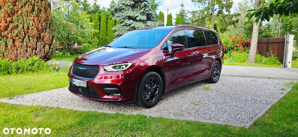 Chrysler Pacifica - 1