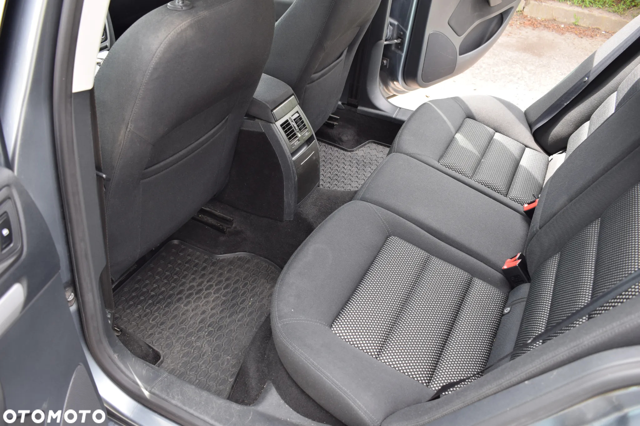 Skoda Octavia Combi 2.0 TDI DPF DSG 4x4 AllDrive - 10