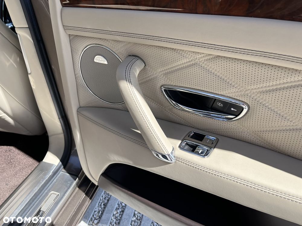 Bentley Flying Spur W12 - 33