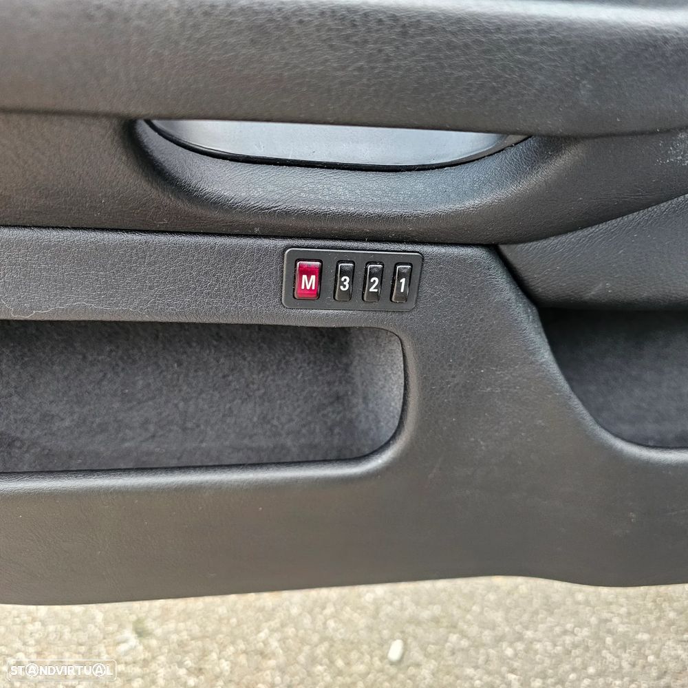 BMW 530 dA Touring - 14