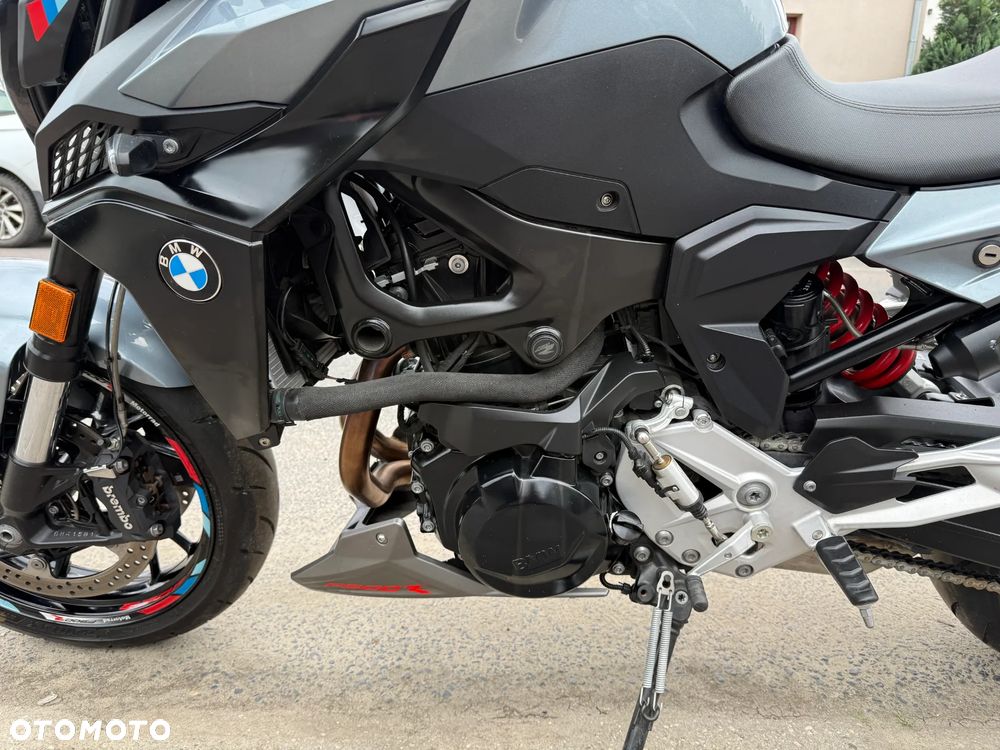BMW F - 15