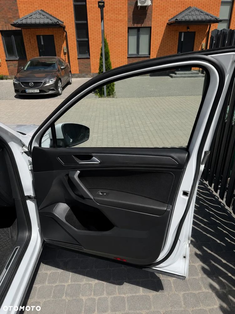 Volkswagen Tiguan - 15