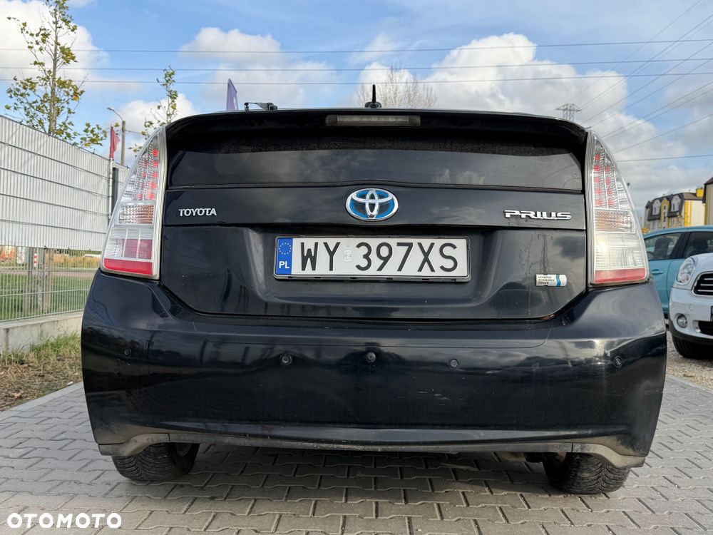 Toyota Prius (Hybrid) Executive - 6