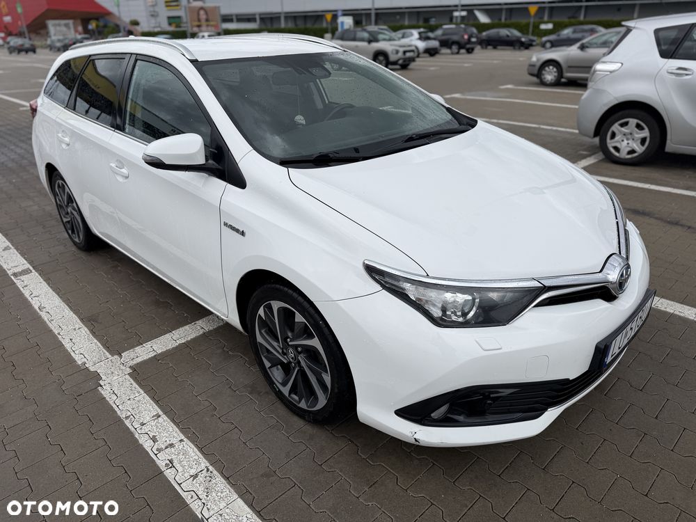 Toyota Auris 1.8 HSD Luna - 2