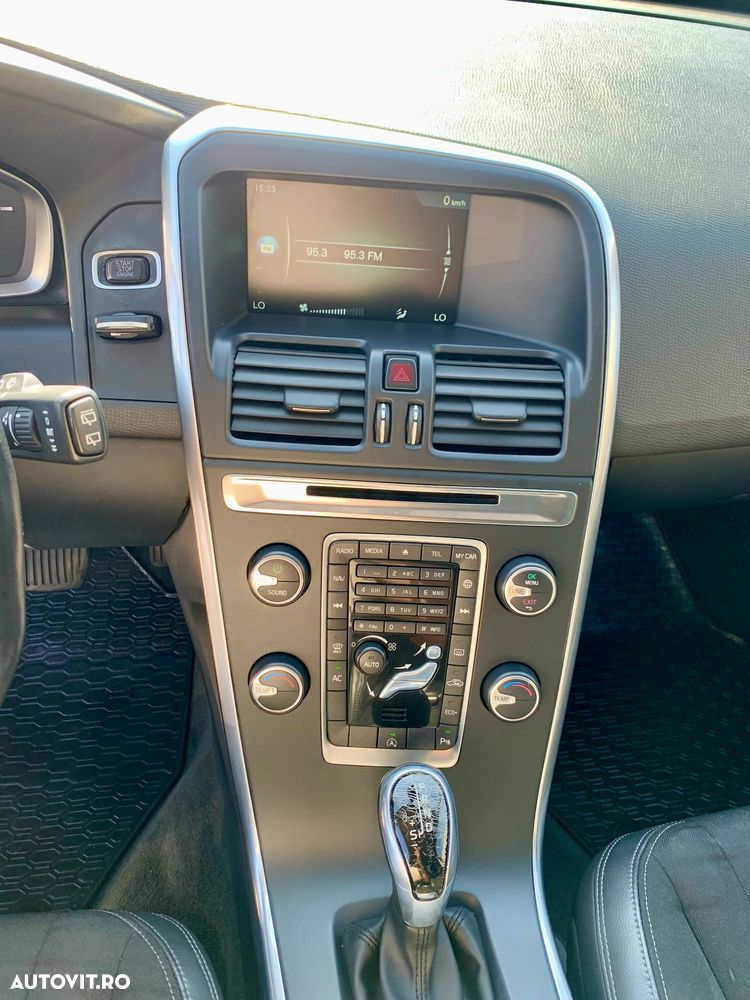 Volvo XC 60 D3 Geartronic Momentum - 11