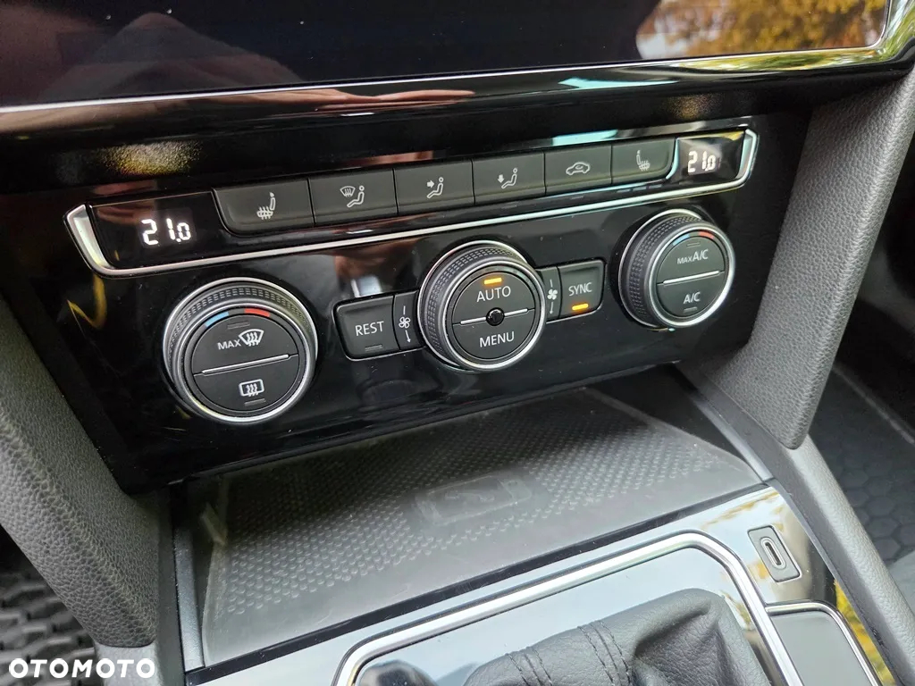 Volkswagen Passat - 28