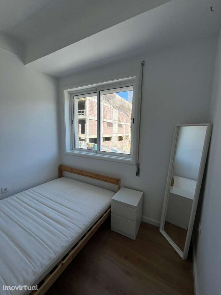 Quarto - localizado em Sé Porto - Grande imagem: 2/12