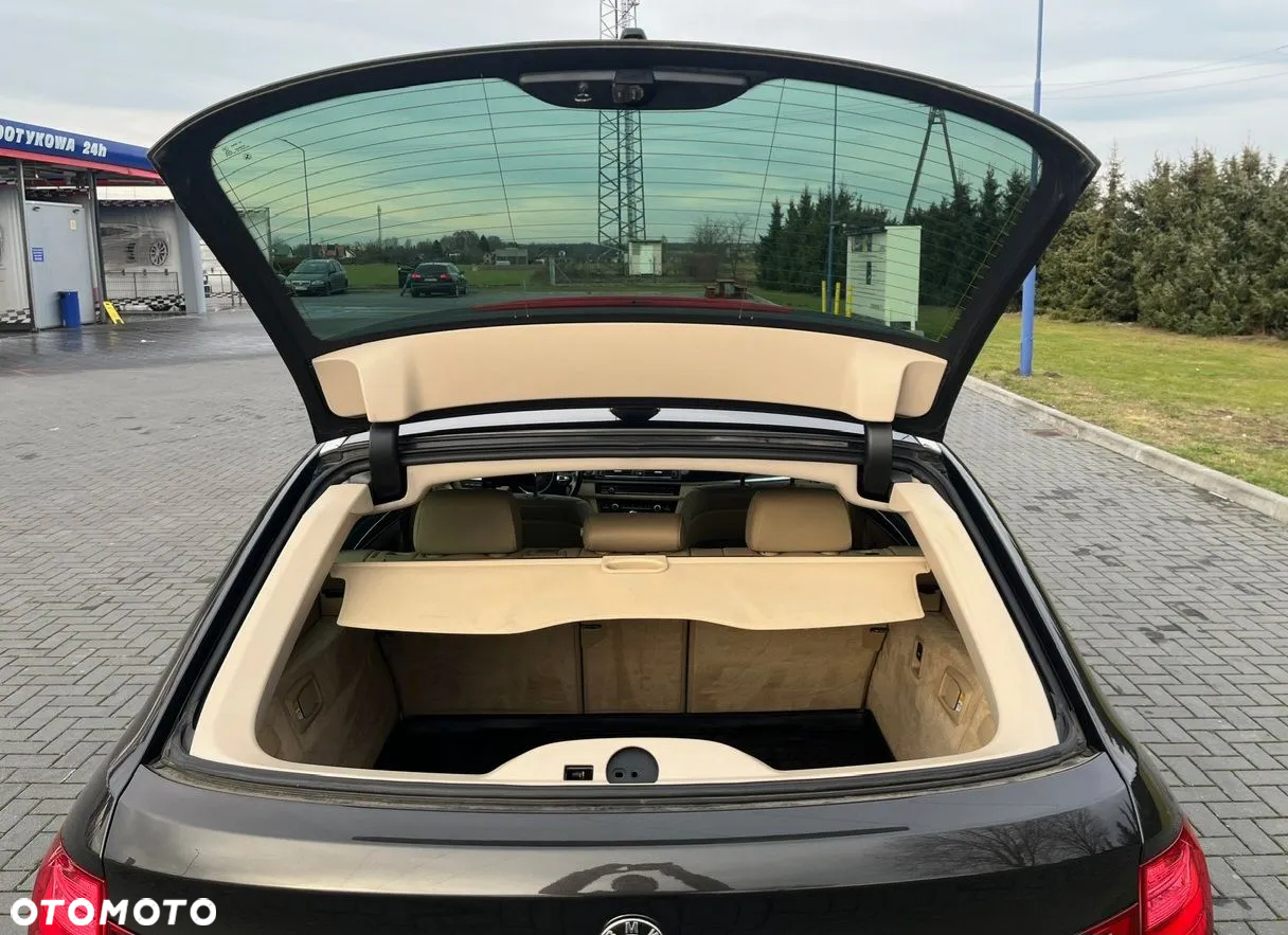 BMW Seria 5 530d xDrive Luxury Line - 13
