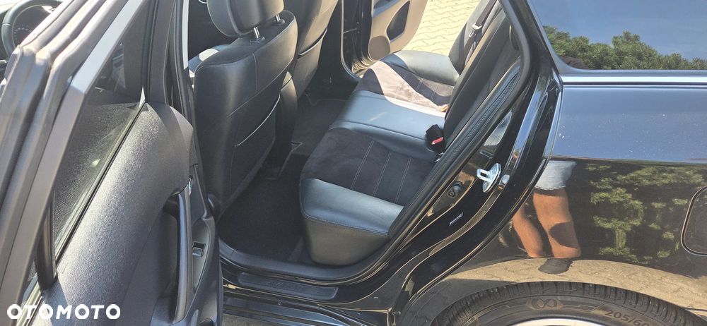 Toyota Avensis 1.8 Premium EU5 - 21