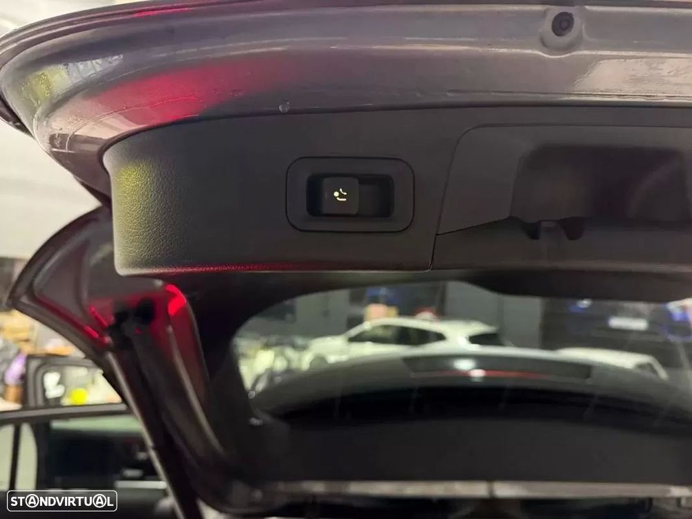 Mercedes-Benz GLA 250 e 8G-DCT AMG Line - 23