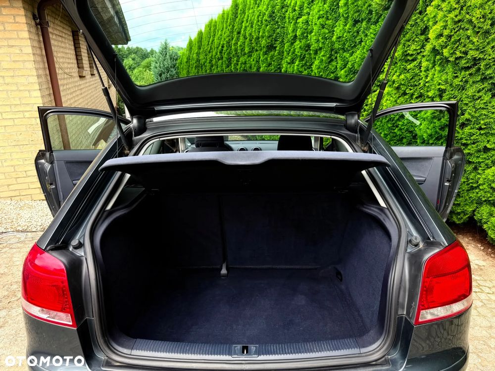 Audi A3 3-drzwiowe 1.6 Ambition - 18