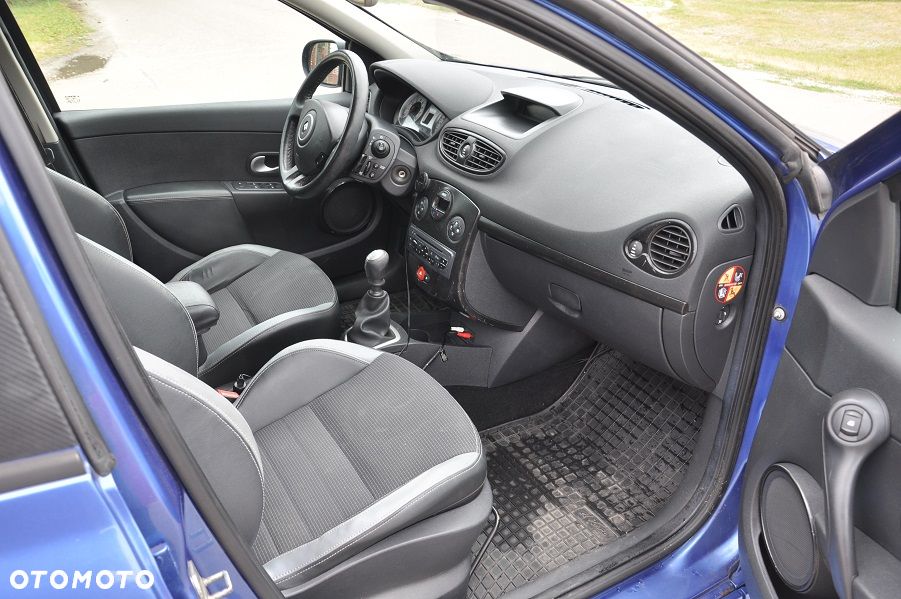 Renault Clio 1.6 16V 130 GT - 11