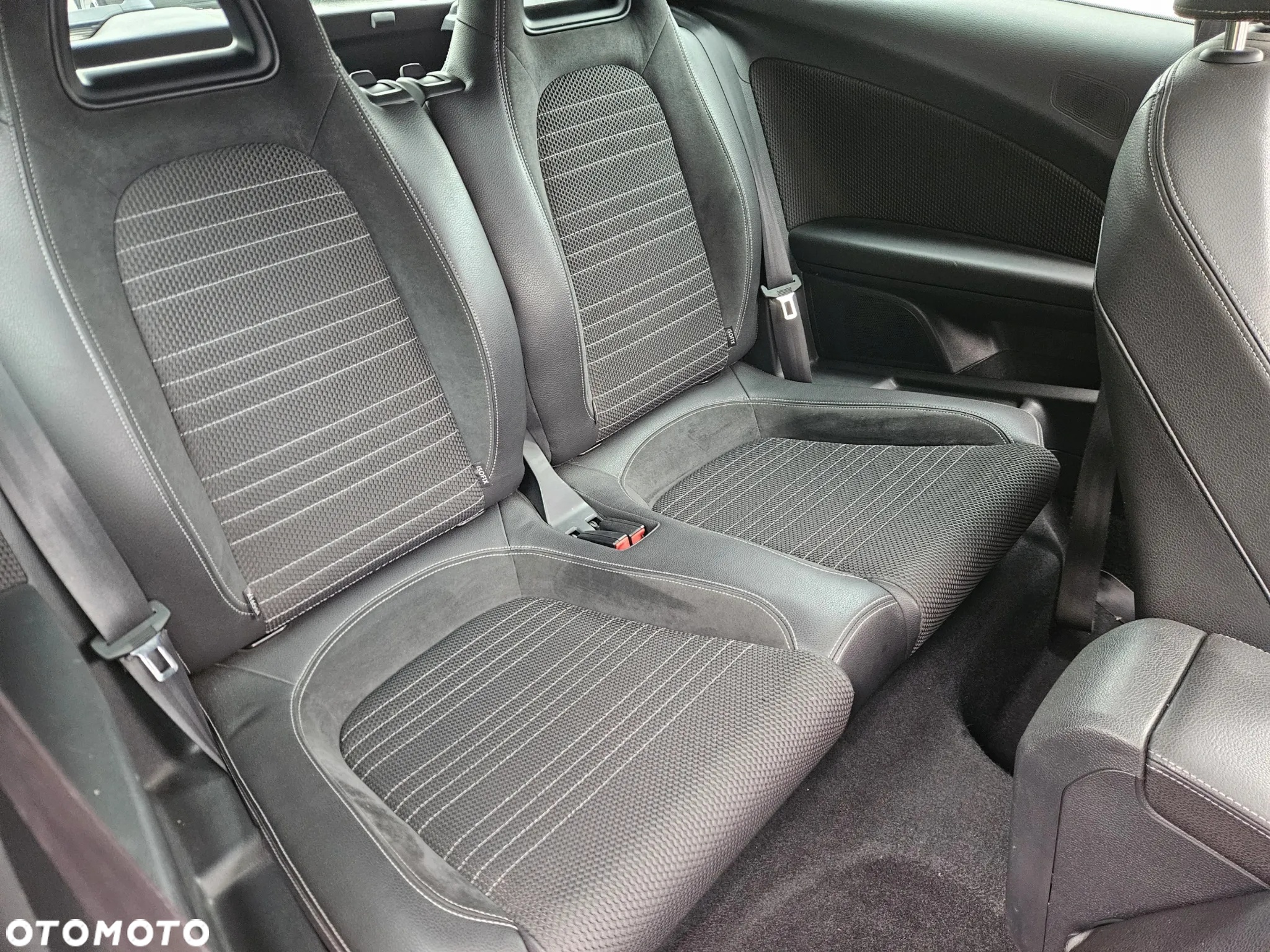 Volkswagen Scirocco 2.0 TDI Blue Motion Technologie Life - 6