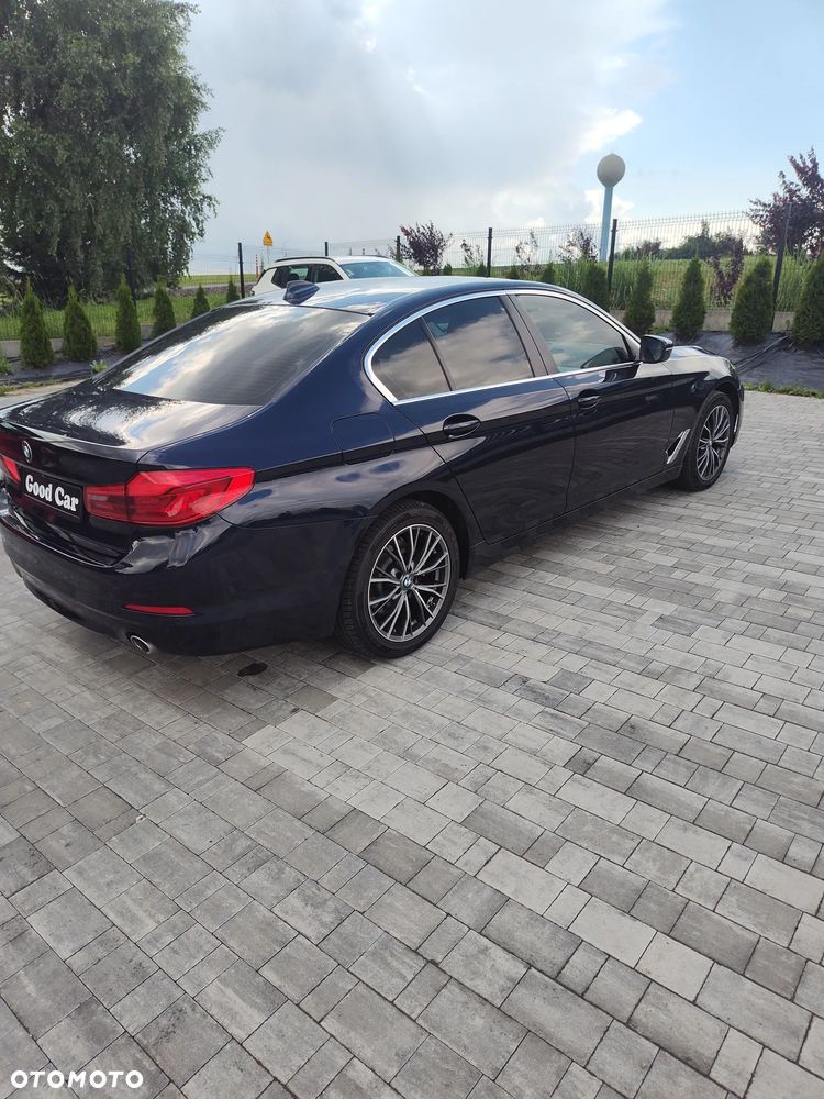 BMW Seria 5 520d xDrive M Sport Edition - 11