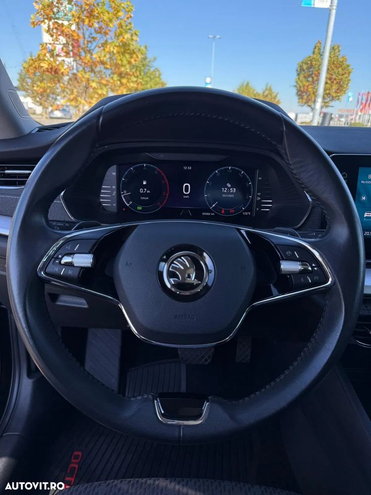 Skoda Octavia Combi 2.0 TDI DSG Style - 10