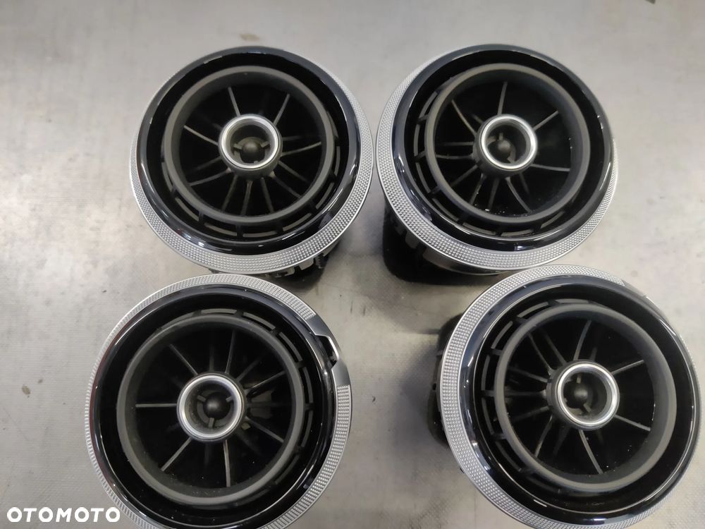 Kratka nawiewu Audi A3 8V wentylacyjna konsoli 8V0820901A - 2