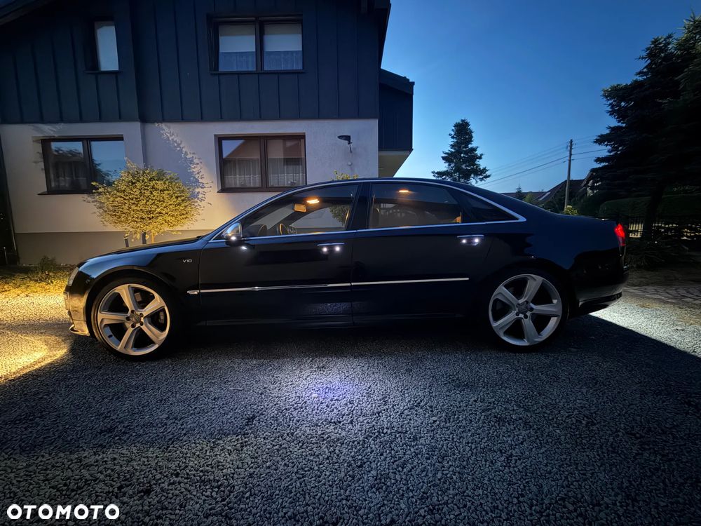 Audi S8 - 26