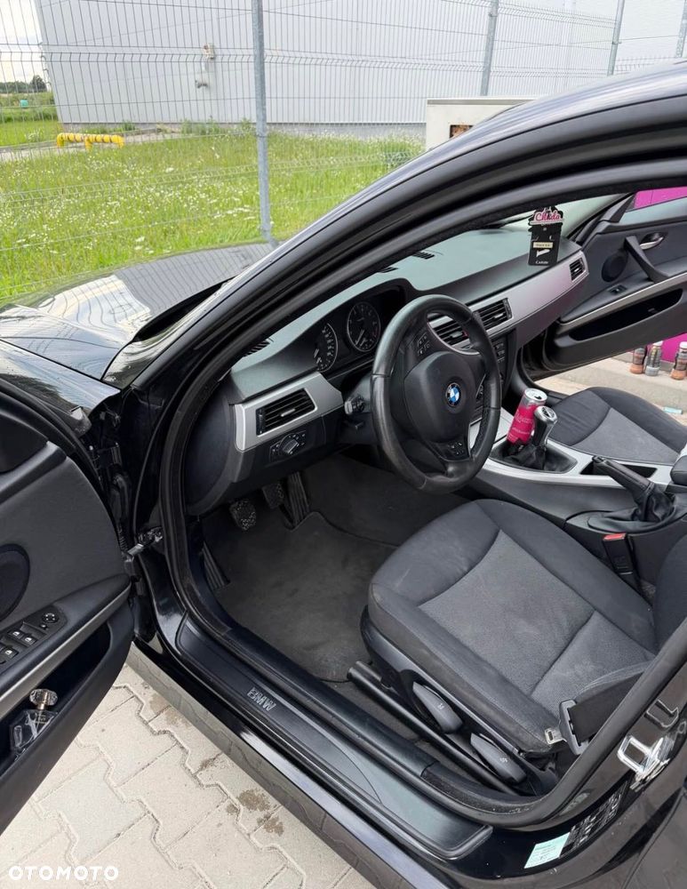 BMW E90 2007 photo 3
