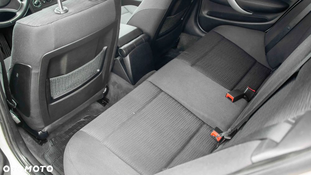 BMW Seria 1 116i - 20