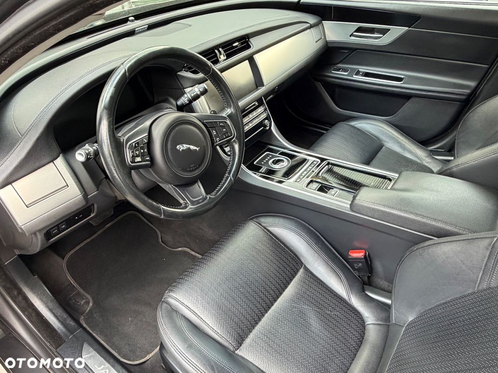 Jaguar XF 2.0 i4D Portfolio - 7