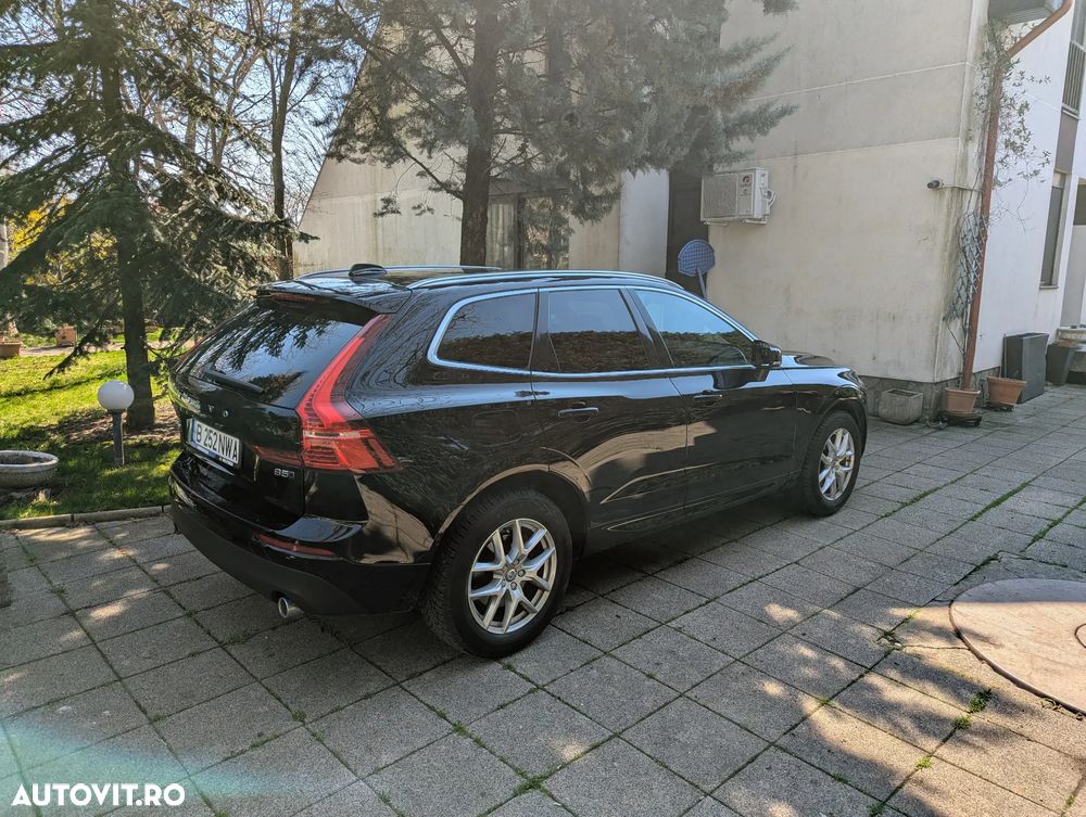 Volvo XC 60 B5 MHEV AT8 AWD Momentum Pro - 16